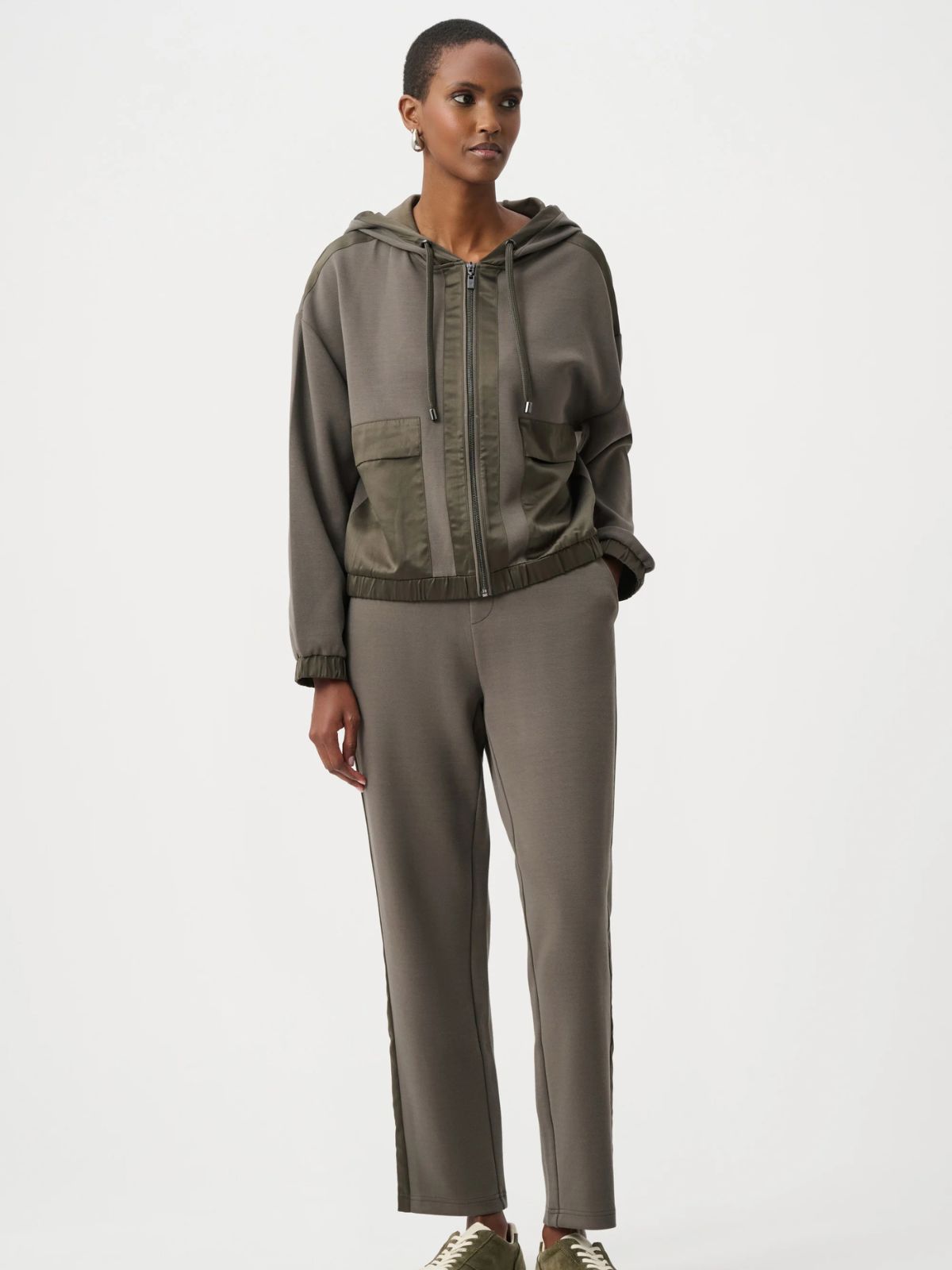 Veste à capuchon coupe carrée en jersey scuba et satin Joseph Ribkoff
