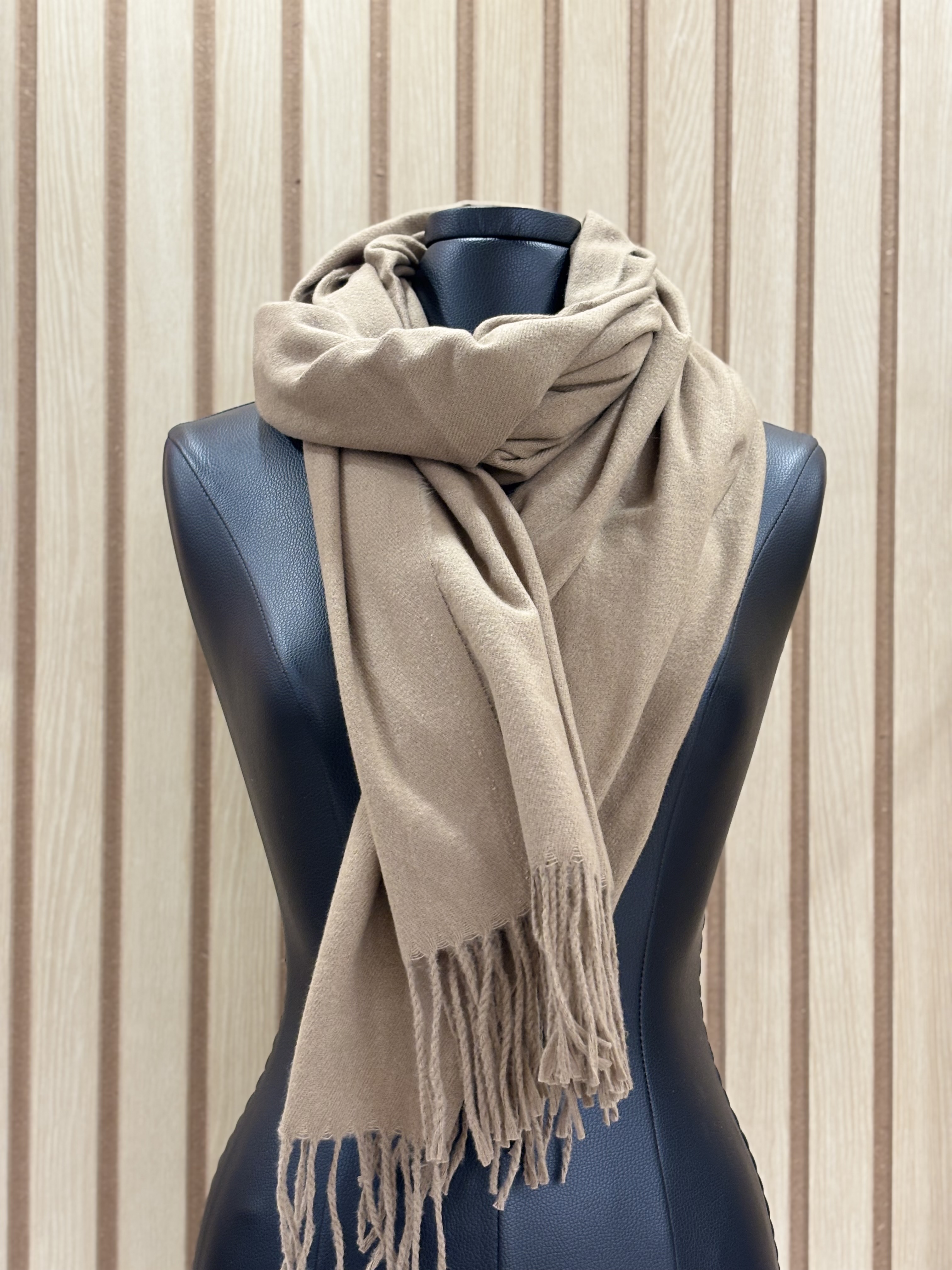 Foulard uni doux à franges
