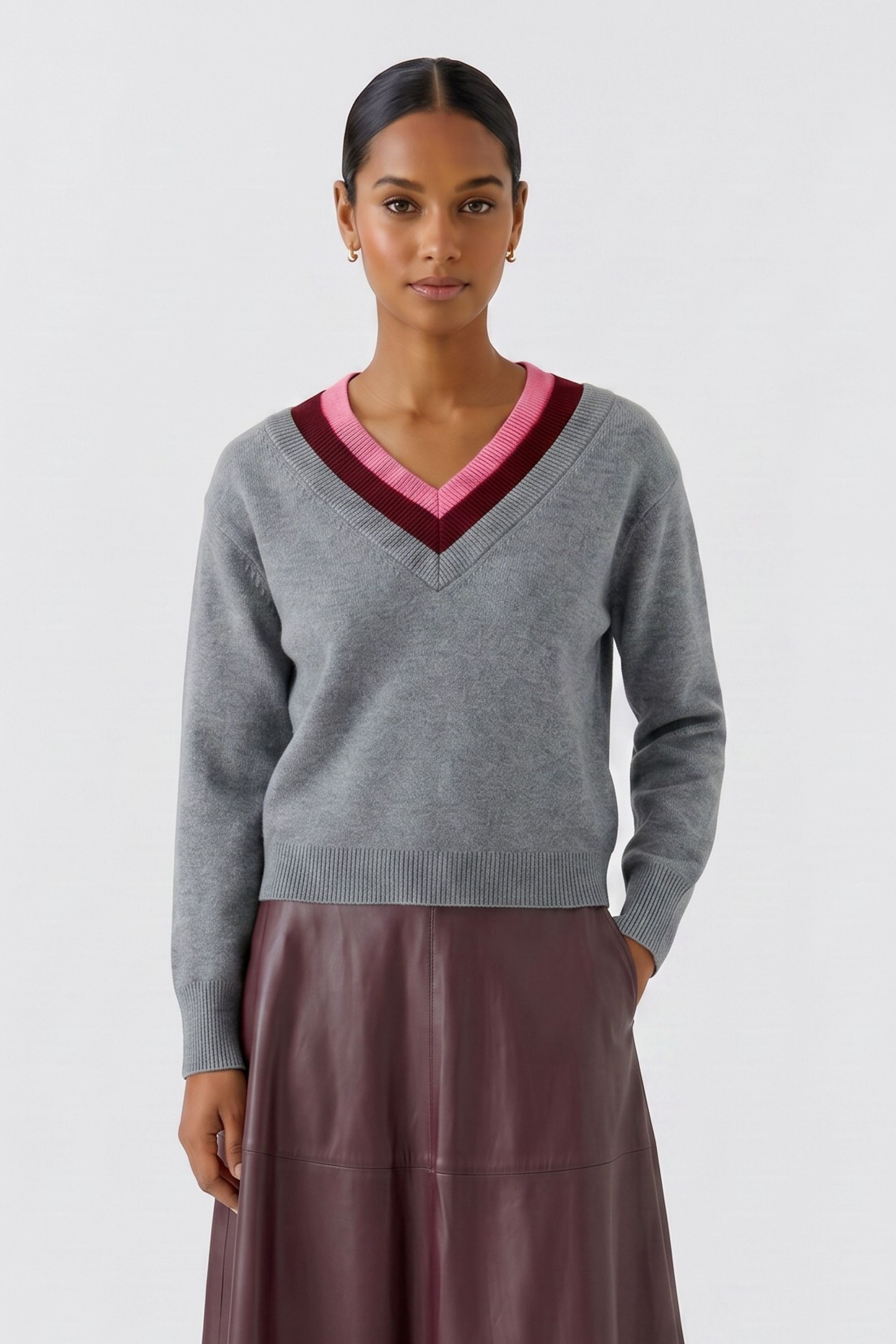 Chandail en tricot à col en V contrastant OUI