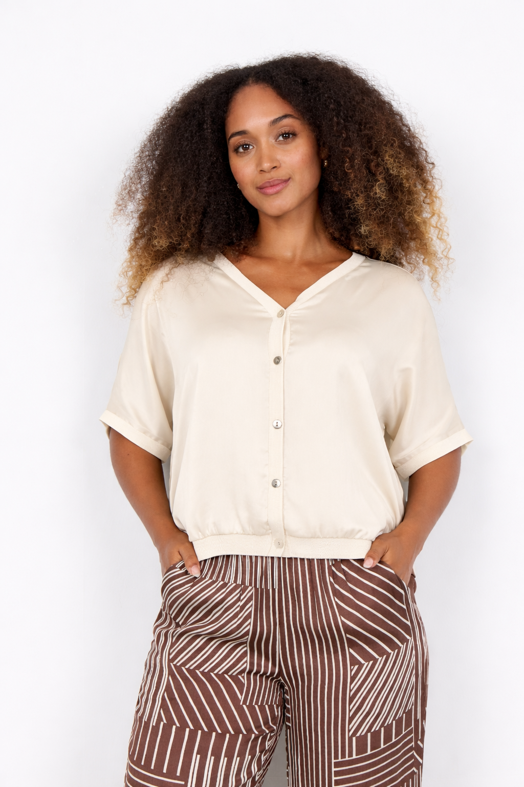 Chemise à manches courtes en satin Soya Concept 