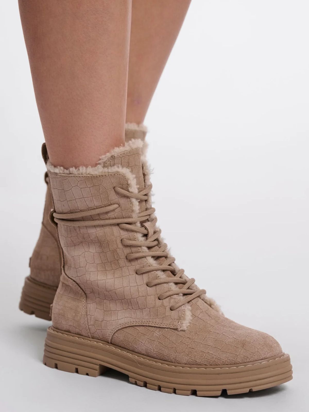 Bottines Atia en suédine effet croco Rino & Pelle