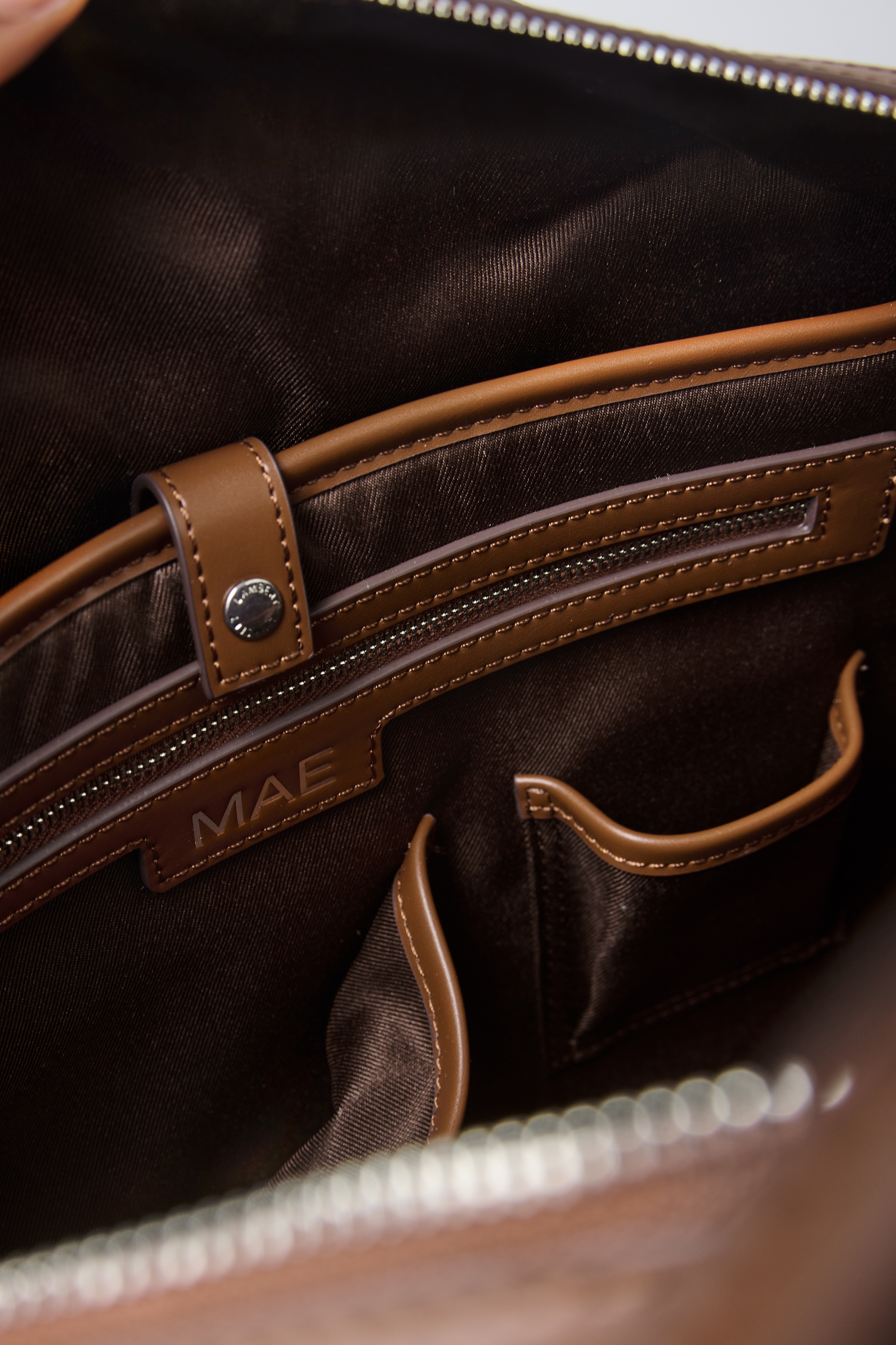 Le Mae- Petit sac de voyage en cuir vegan Lambert