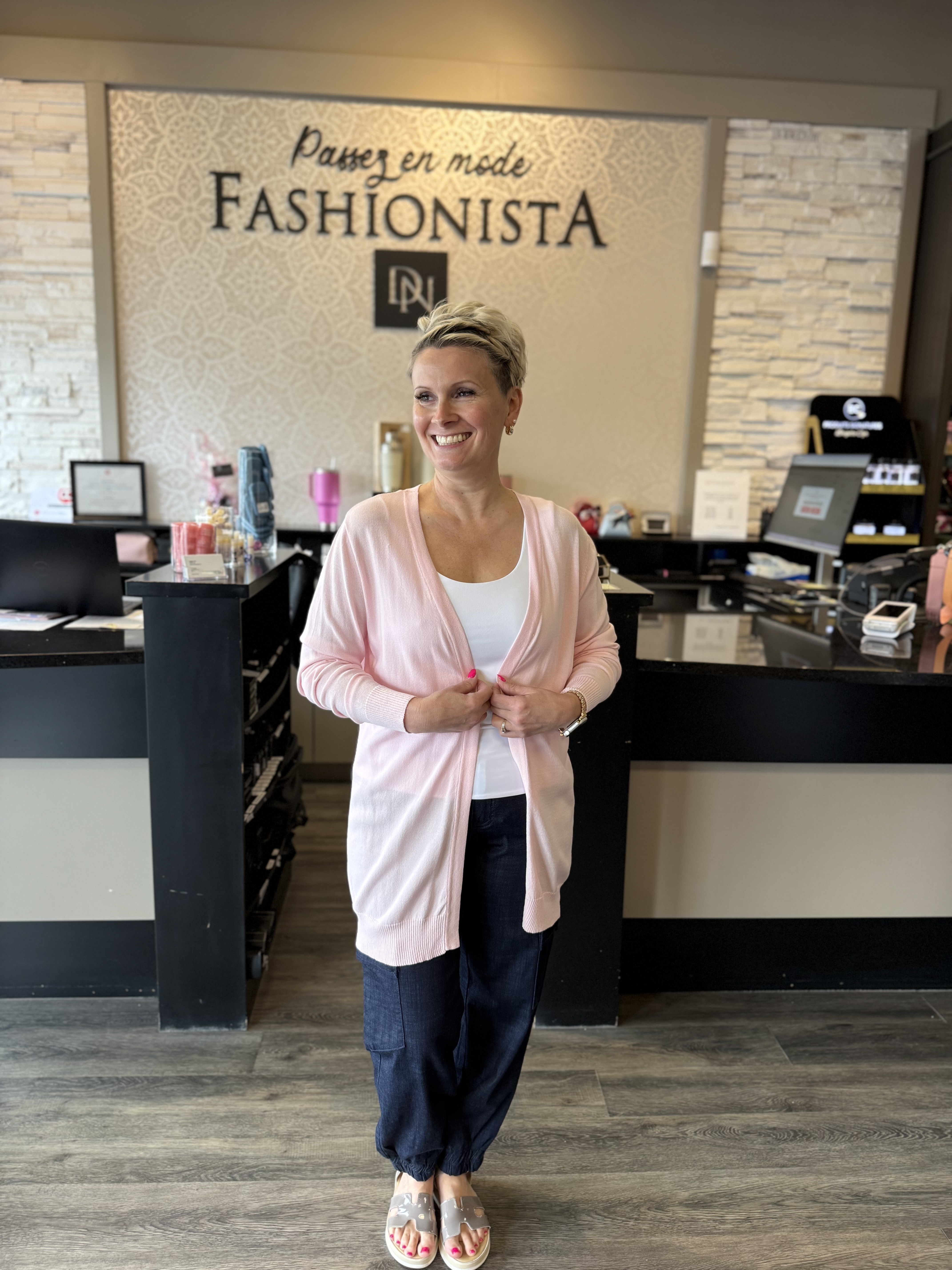 Cardigan Court Ouvert La Madona 34150 