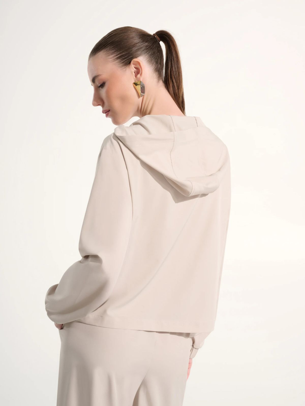 Blouson boxy utilitaire à capuchon en tissu extensible Joseph Ribkoff 