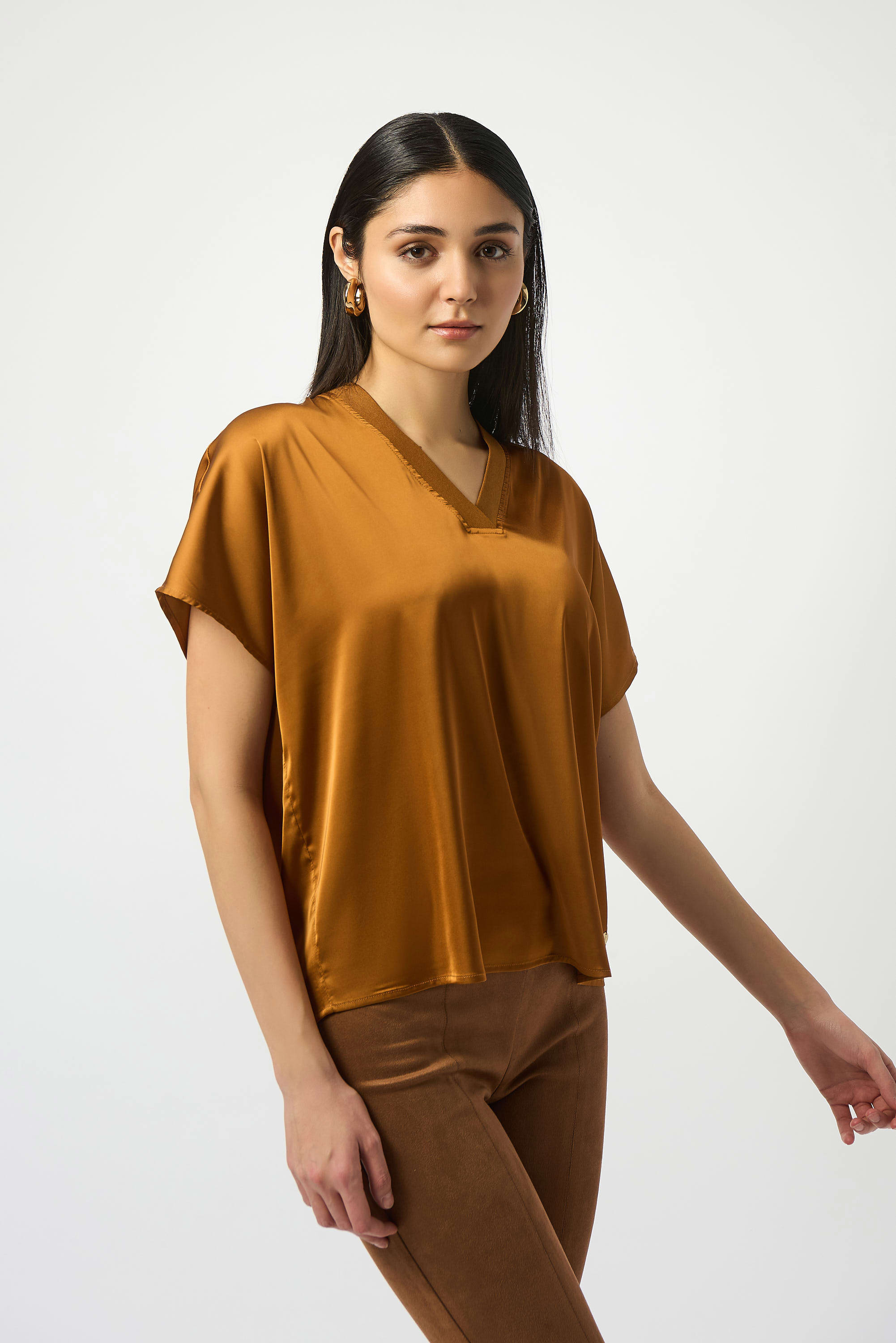 Haut Carré en Satin avec Finition en Bord-Côte Joseph Ribkoff 253921
