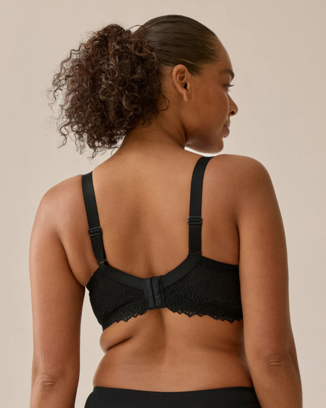 Soutien-gorge balconnet avec armatures et dentelle Naturana 