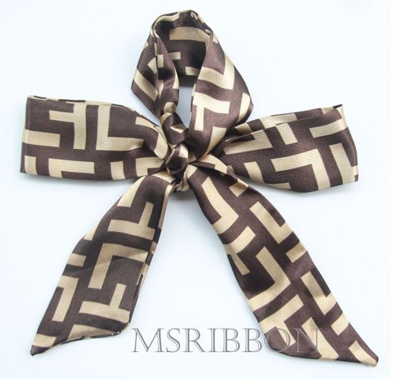 Foulard ruban en satin imprimé, style twilly rétro et élégant