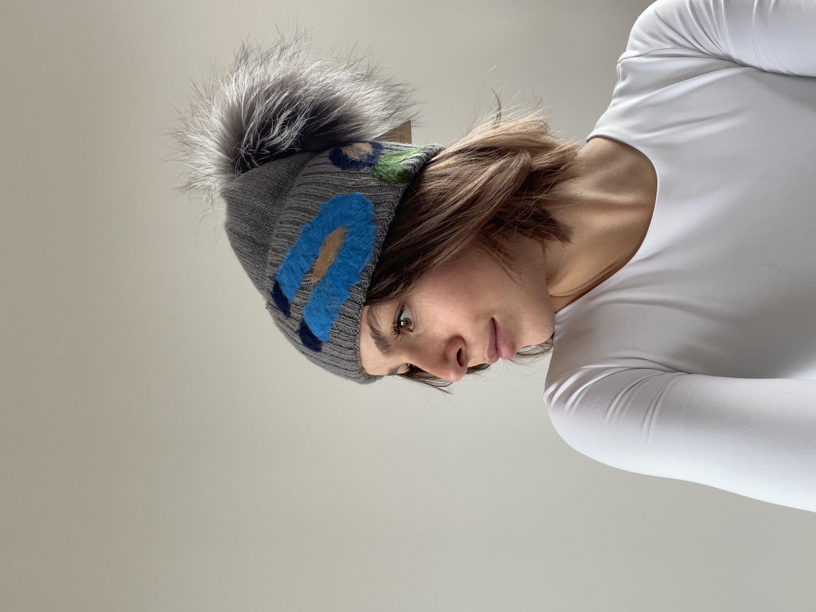 Bonnet à Broderies Colorées et Pom Canadian Hat Bailey CH42104 