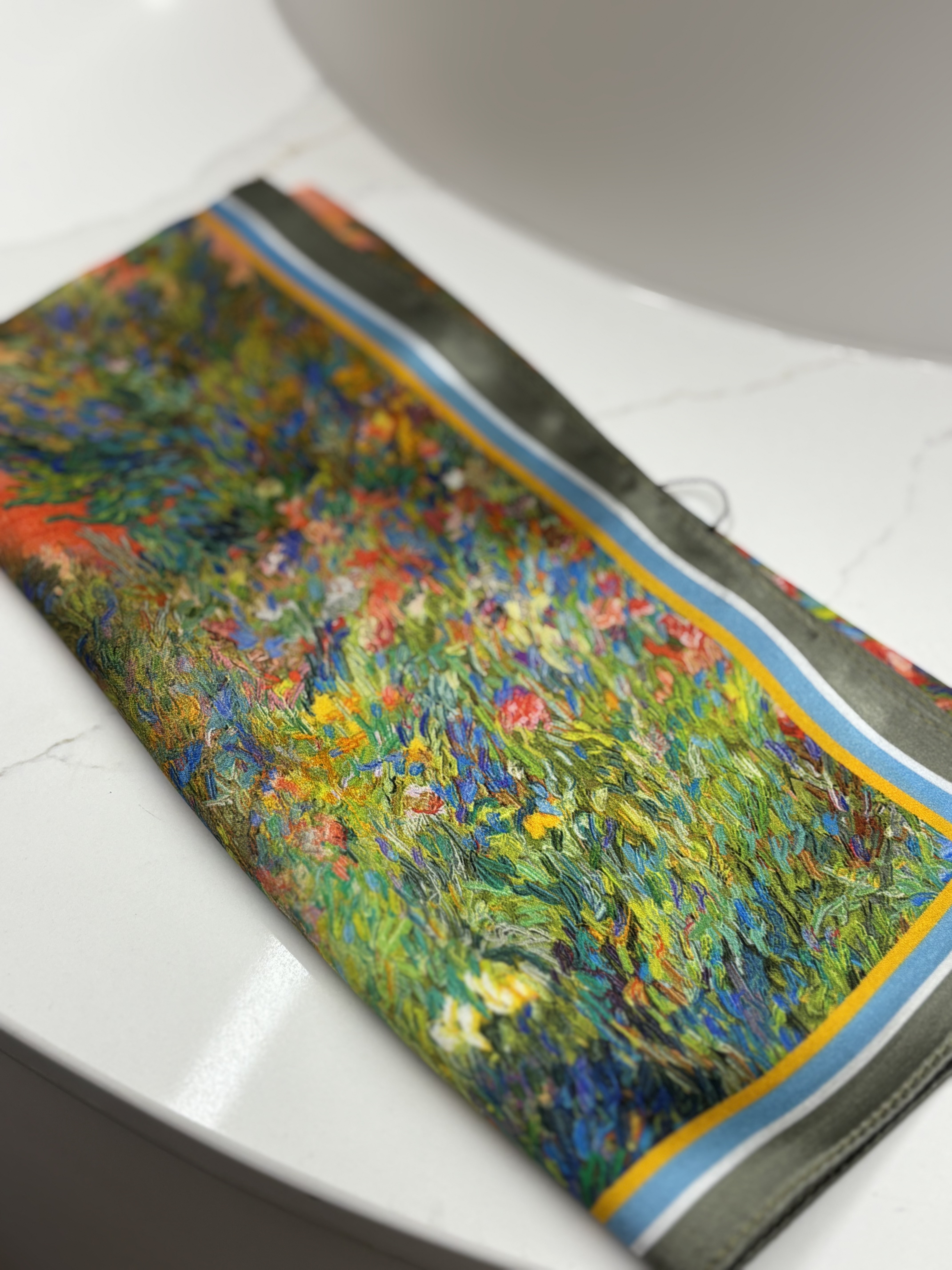 Foulard en soie avec paysage Tom & Eva 