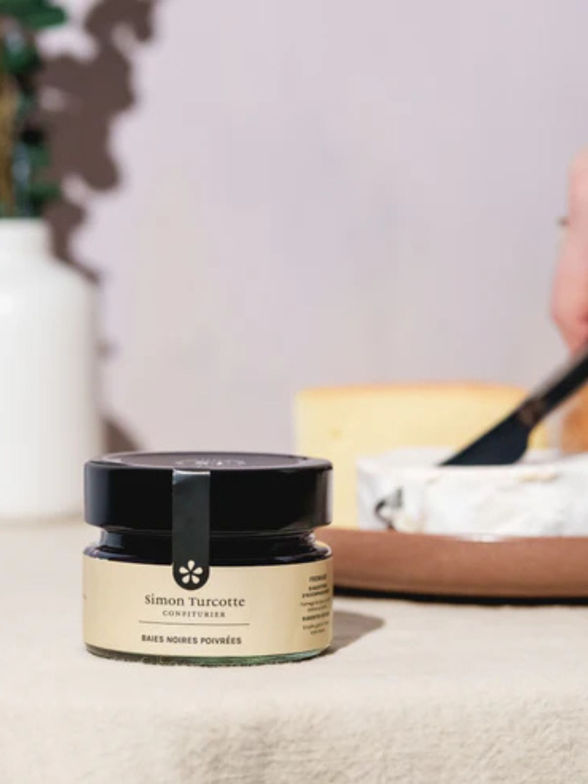 Confiture à fromage - Baies noires poivrées Simon Turcotte