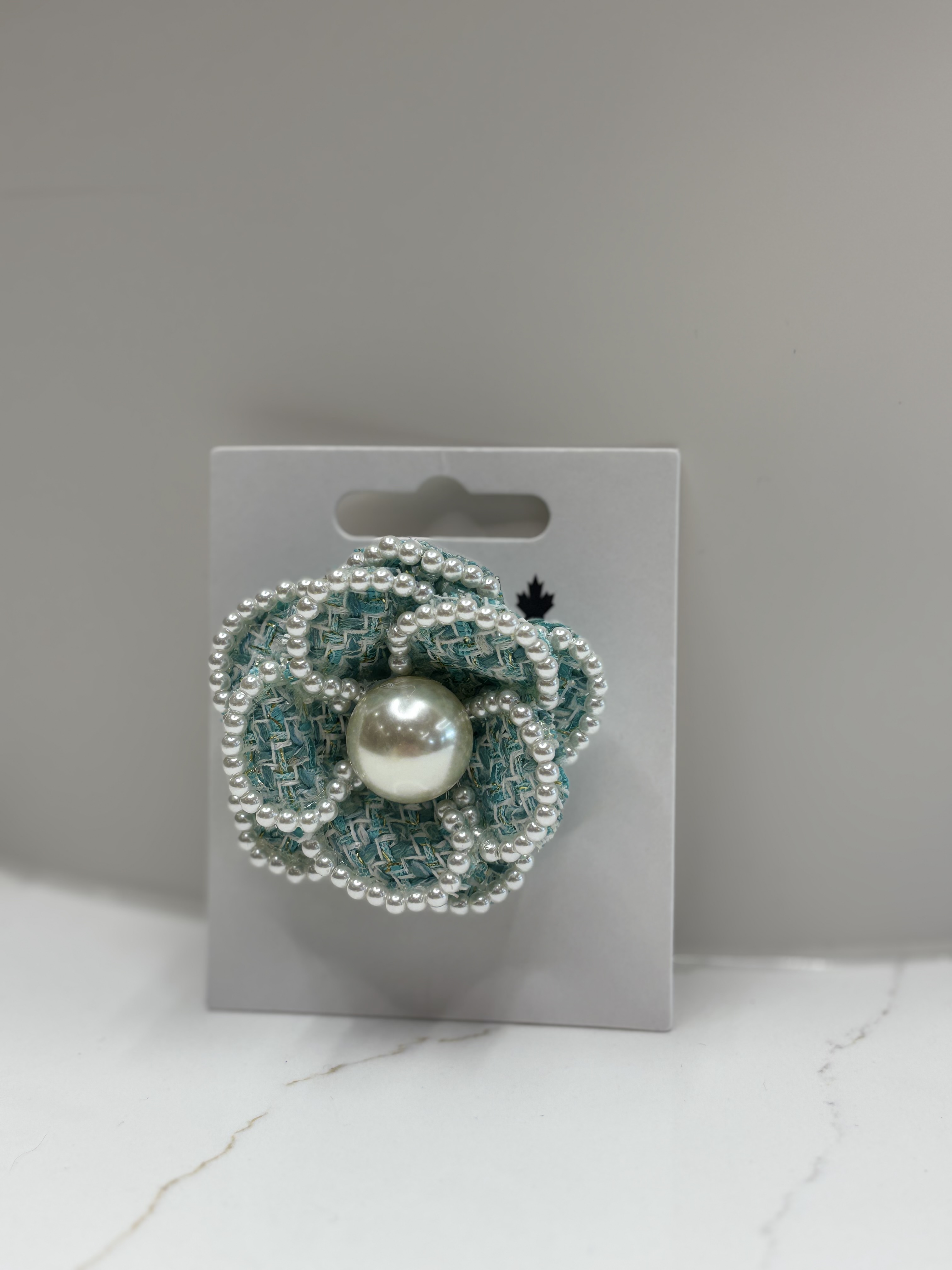 Broche à fleur bleu Tom & Eva 