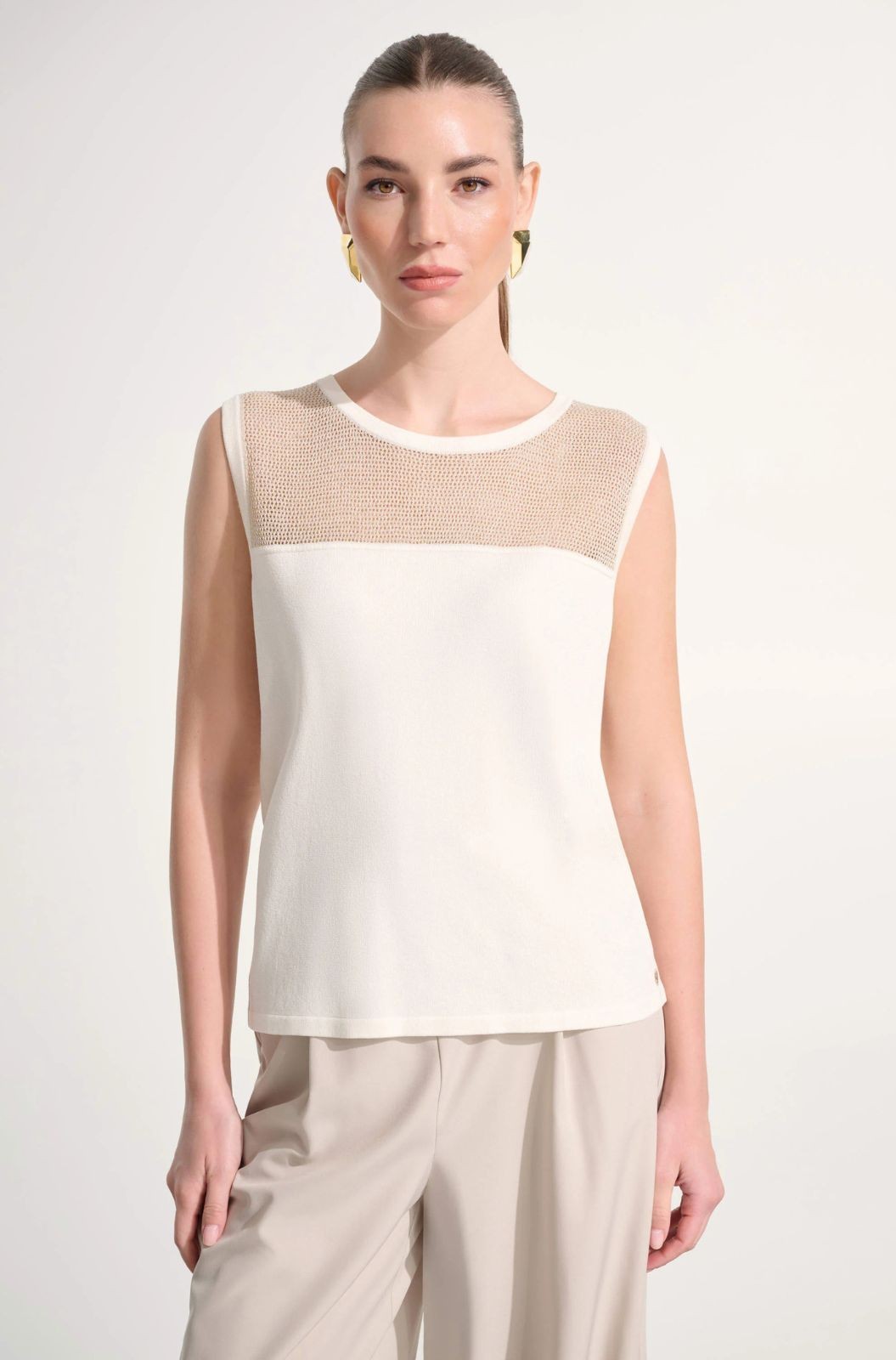 Camisole droite en tricot soyeux avec empiècement en filet Joseph Ribkoff 