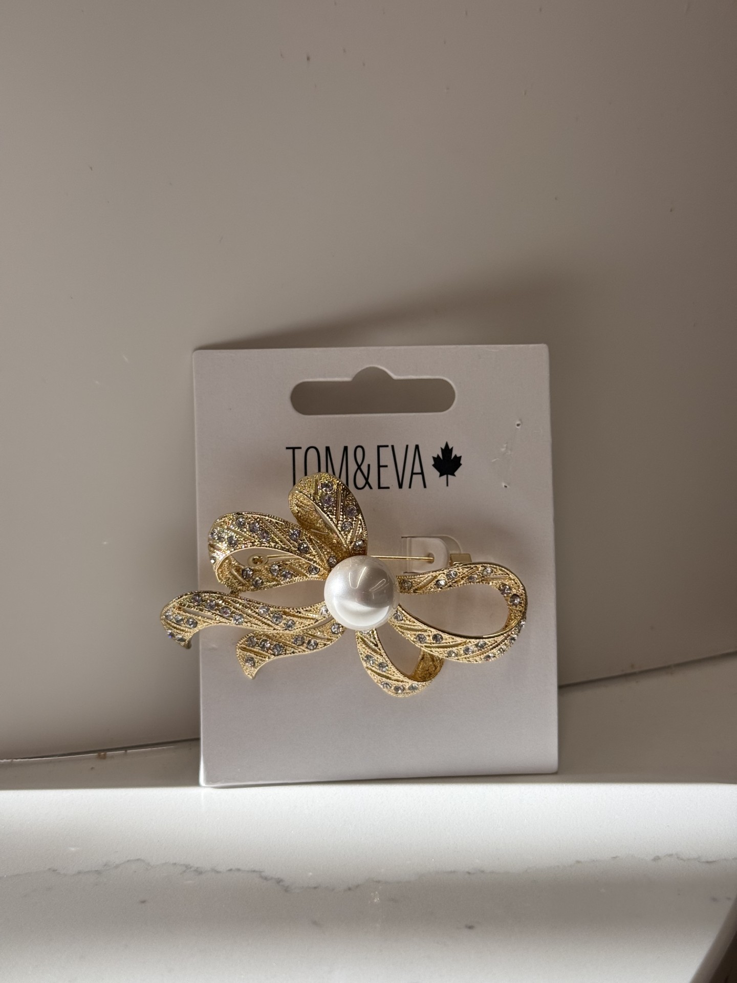 Broche boucle gold avec perle