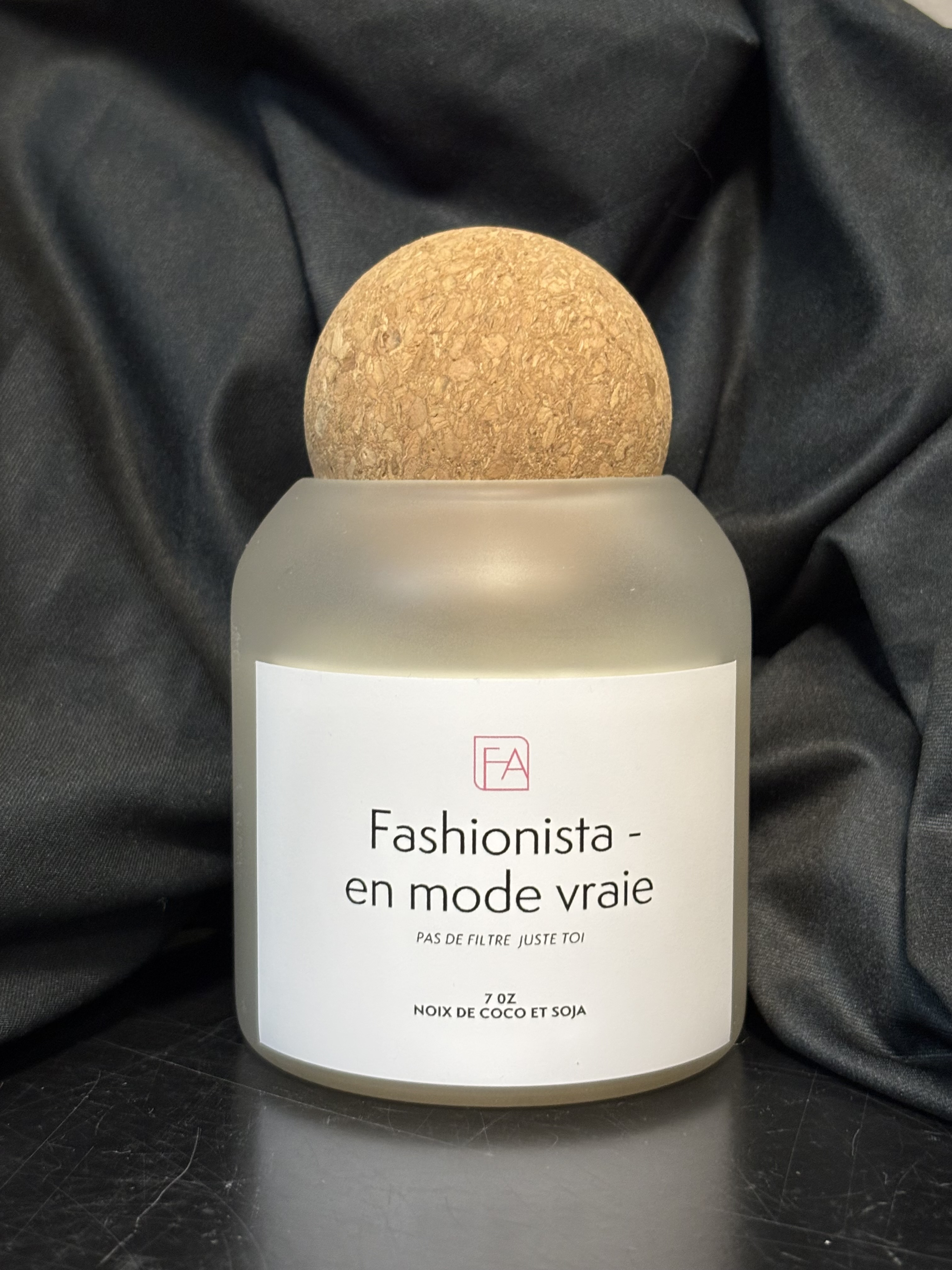 Chandelle Fashionista- en mode vraie (Sandalwood & Cacao Blanc)