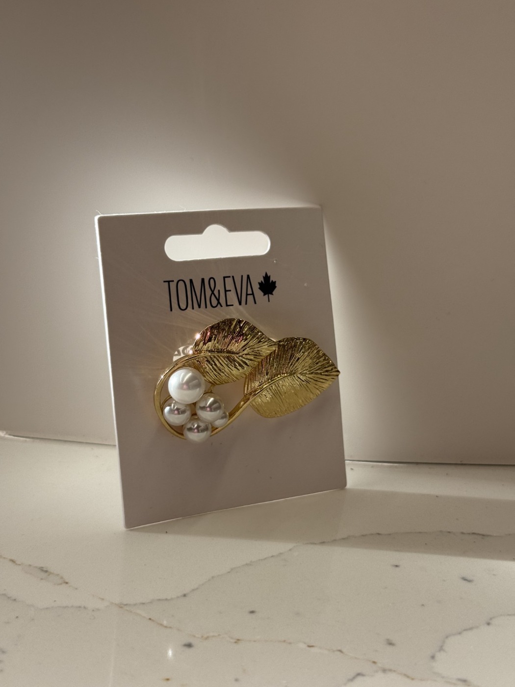 Broche feuillage avec perles