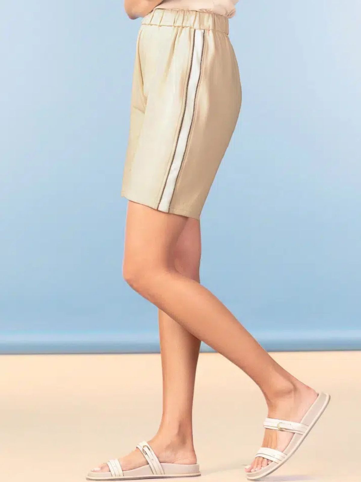 Bermuda avec ligne sur le côté