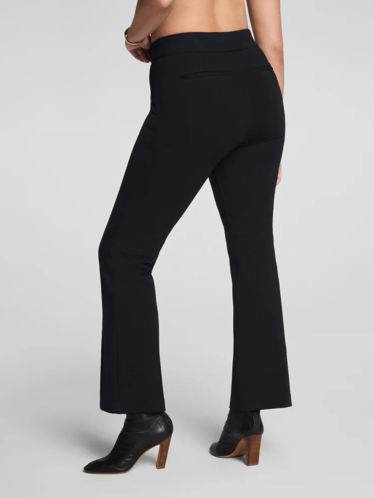 Pantalon en ponte à coupe kick flare avec pli nervuré Spanx