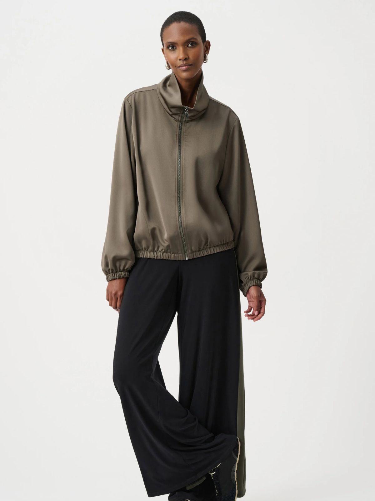 Blouson aviateur à fermeture éclair en satin recyclé Joseph Ribkoff 