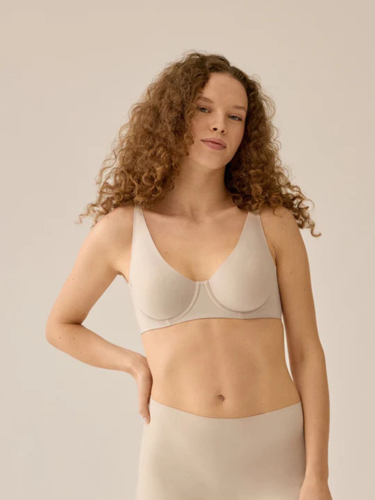 Soutien-gorge à armatures lissant le dos Naturana 
