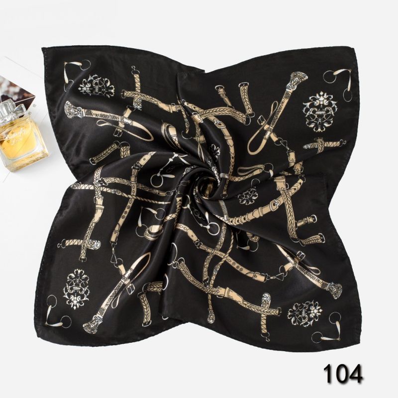 Foulard carré chic imprimé