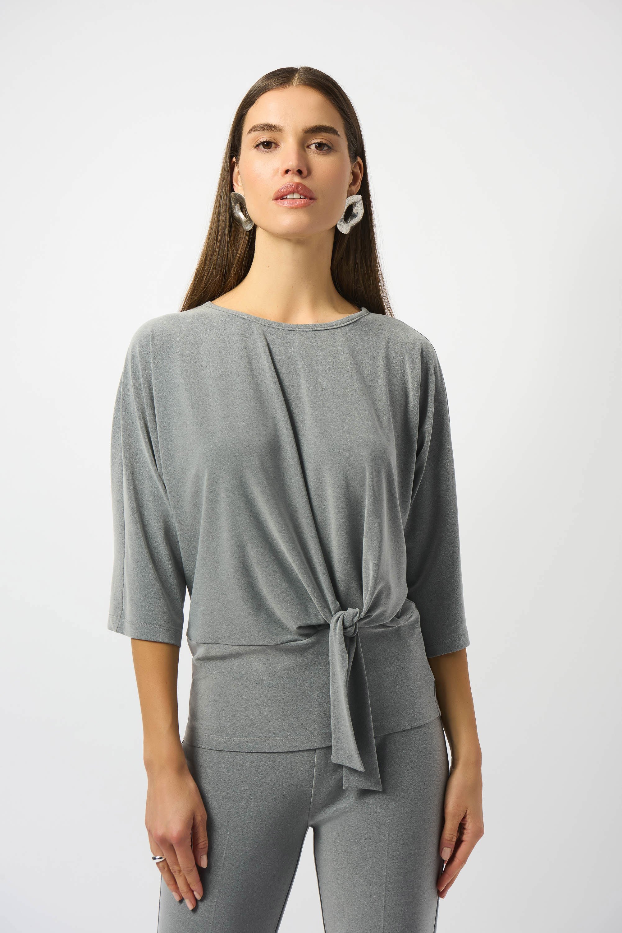 Top boxy en maille soyeuse mélangée avec nœud Joseph Ribkoff 253304