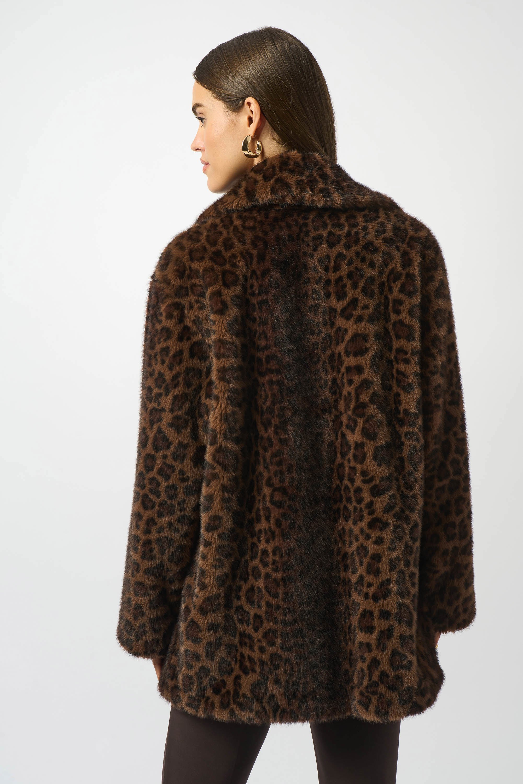 Manteau à double boutonnage en fausse fourrure à imprimé léopard Joseph Ribkoff 253937