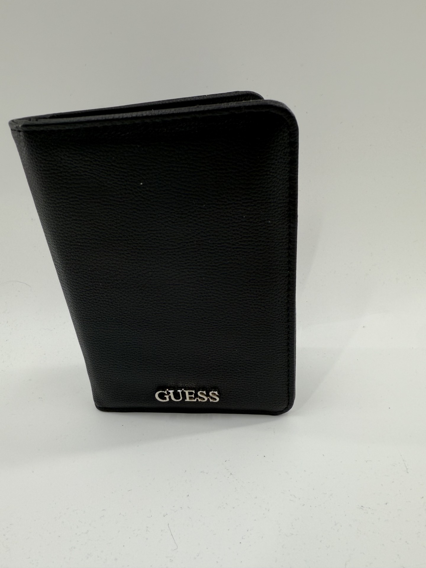 FF2172 GUESS 