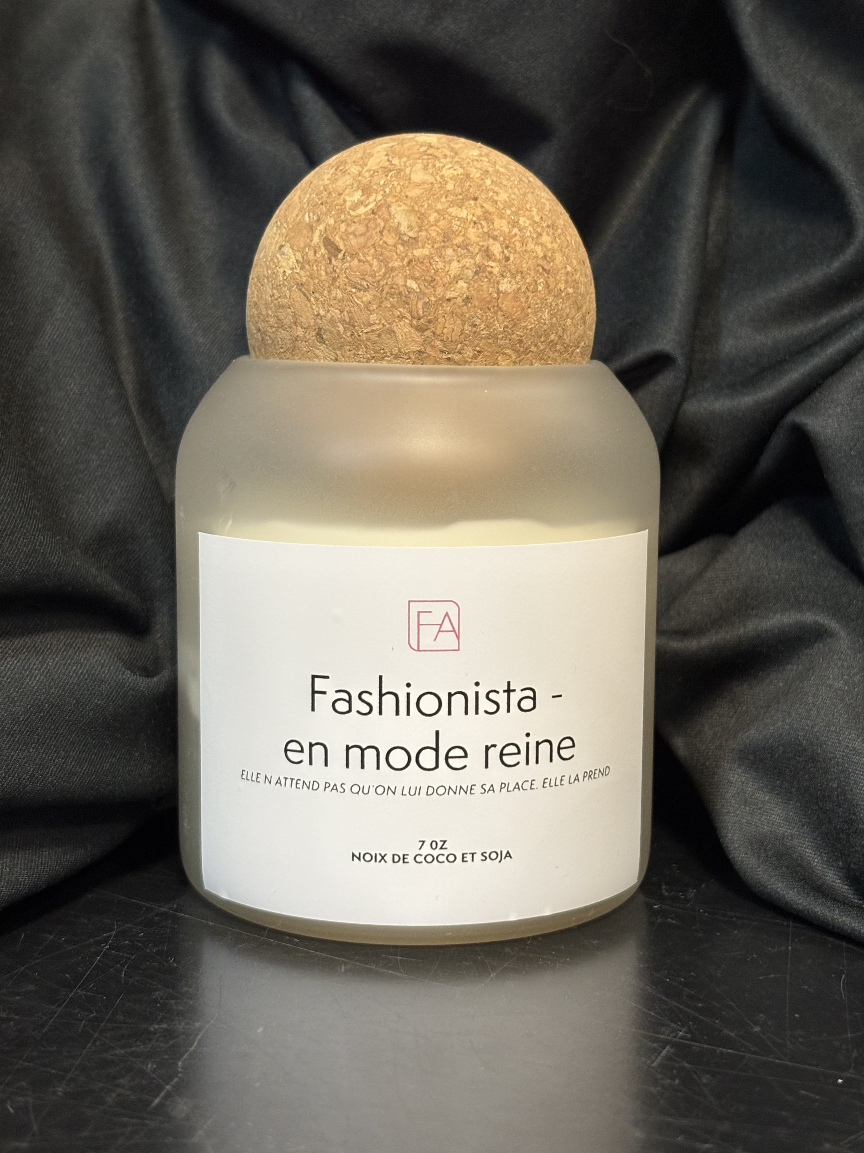 Chandelle Fashionista- en mode reine (Sandalwood & Cacao Blanc)