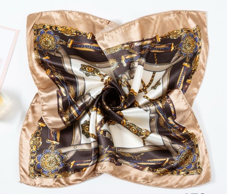 Foulard carré chic imprimé