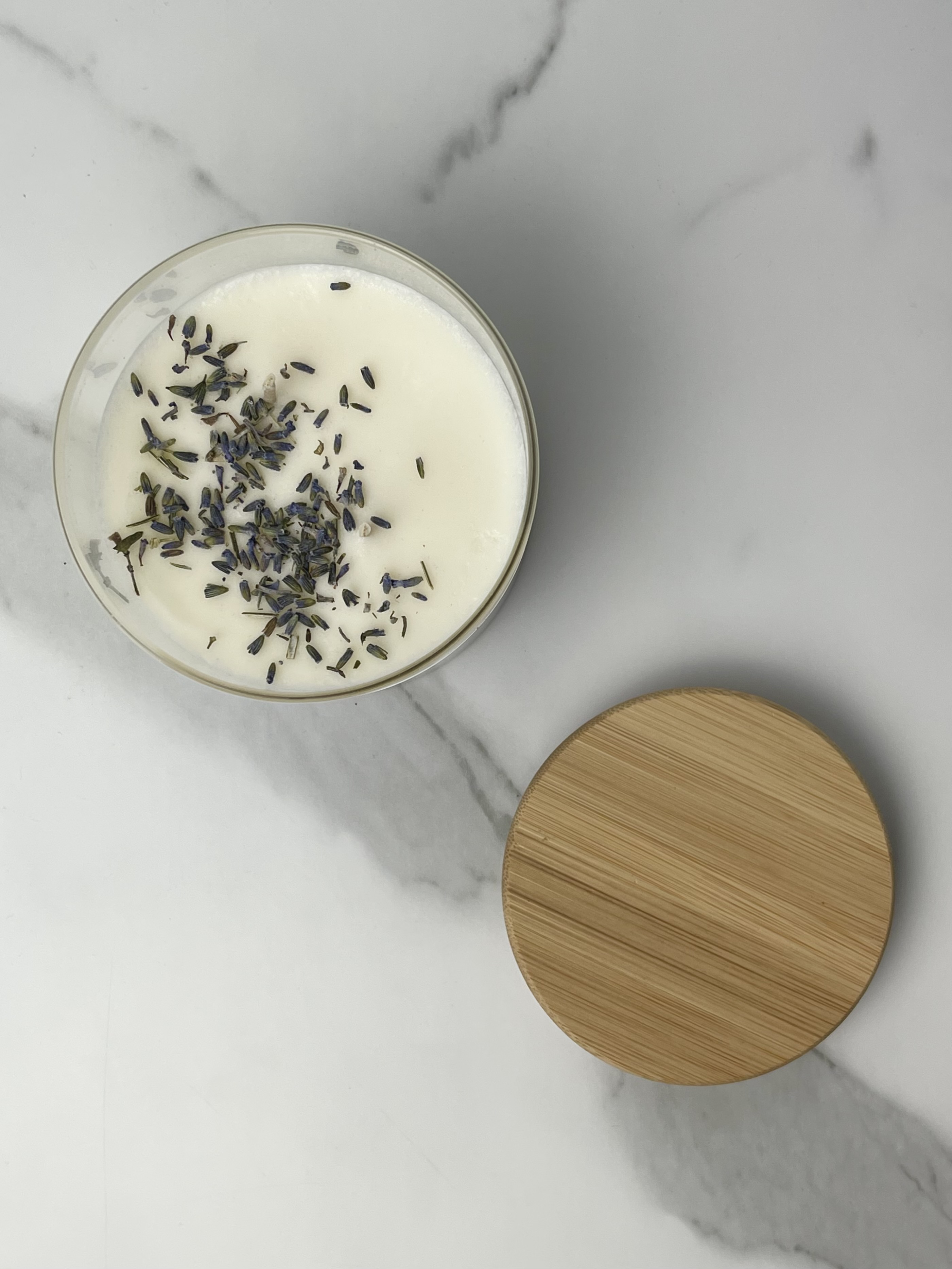 Chandelle Douceur de Lavande 16oz A & N Candle