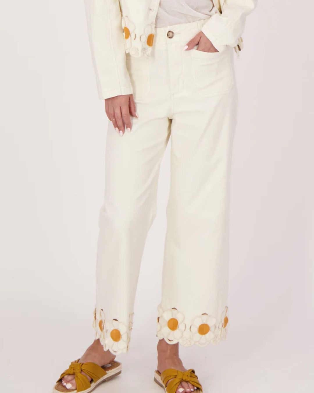 Pantalon en denim à ourlet fleuri Gabby Isabella 325638