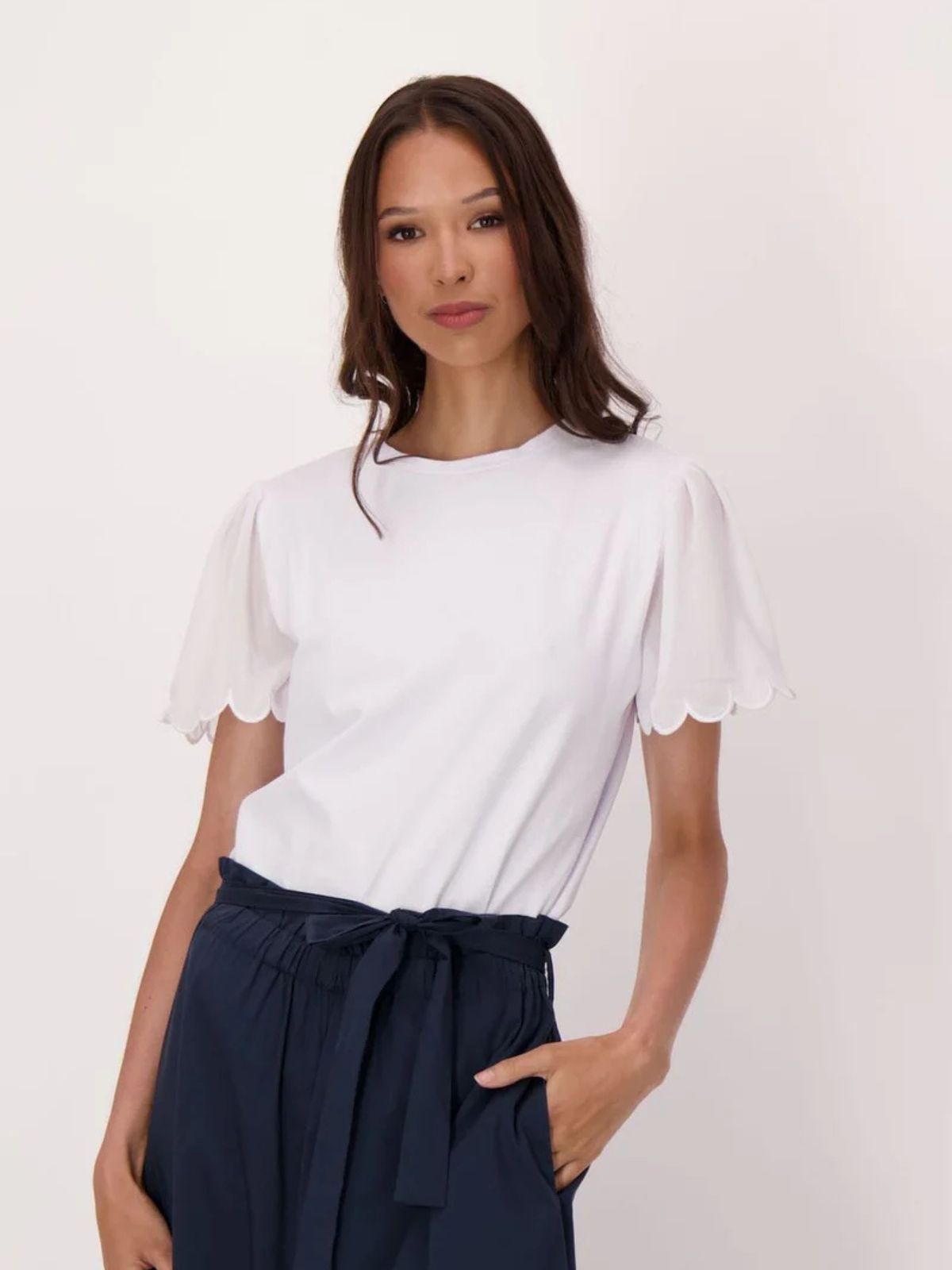 T-shirt en coton avec manches festonnées en chiffon Gabby Isabella 