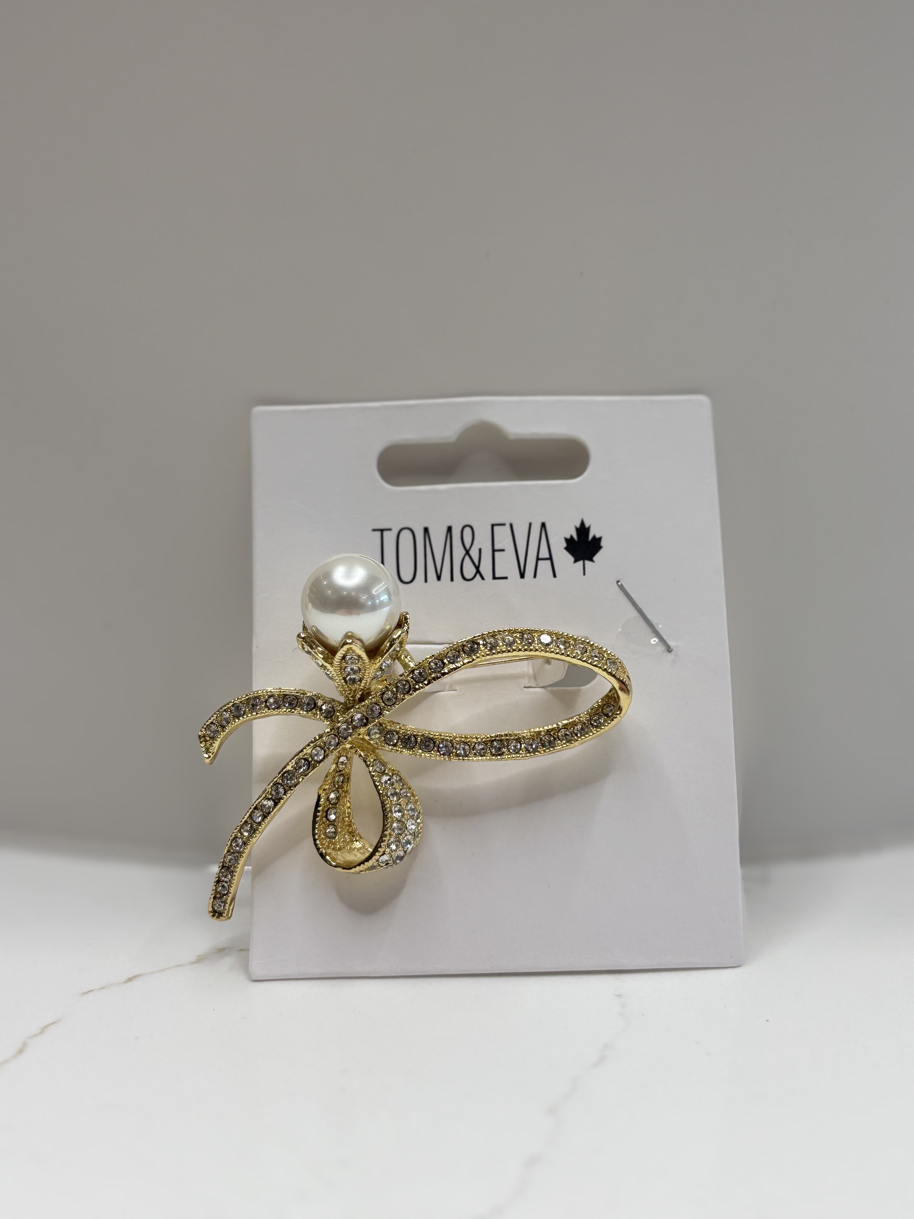 Broche brillante avec perle Tom & Eva 