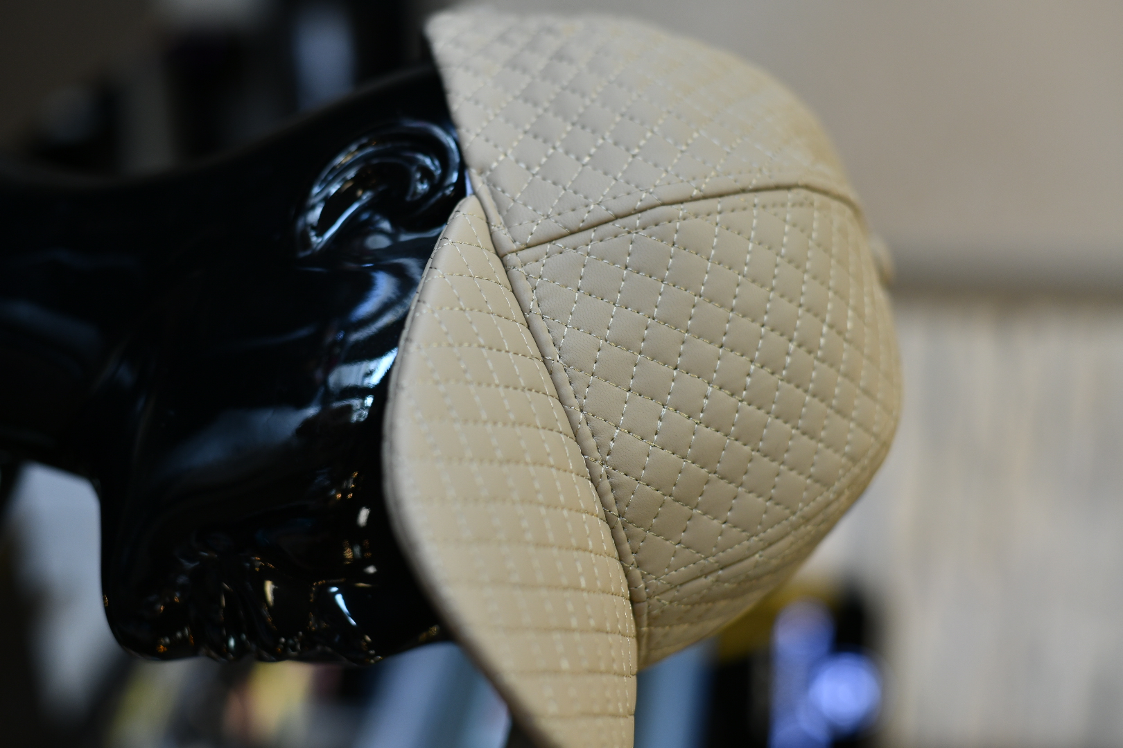 Casquette en similicuir Beige Tom & Eva 