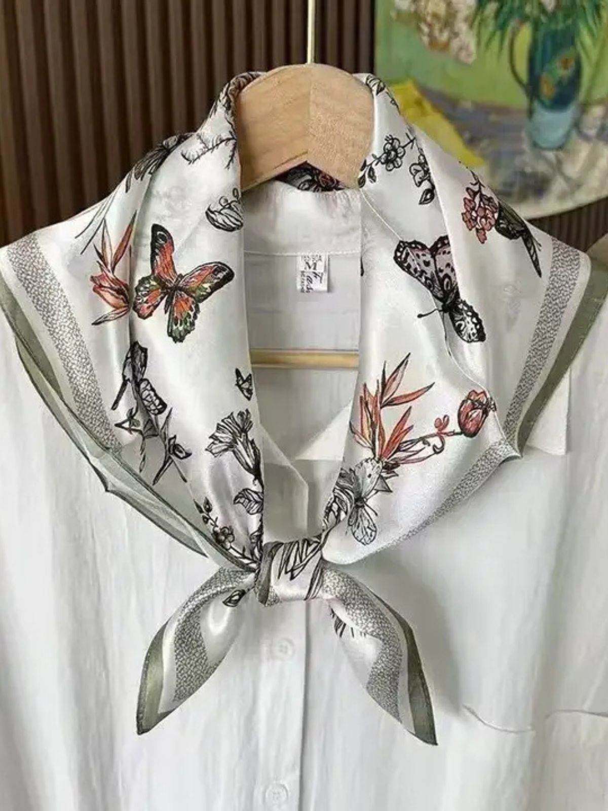 Écharpe à motif de papillon LUV & Co
