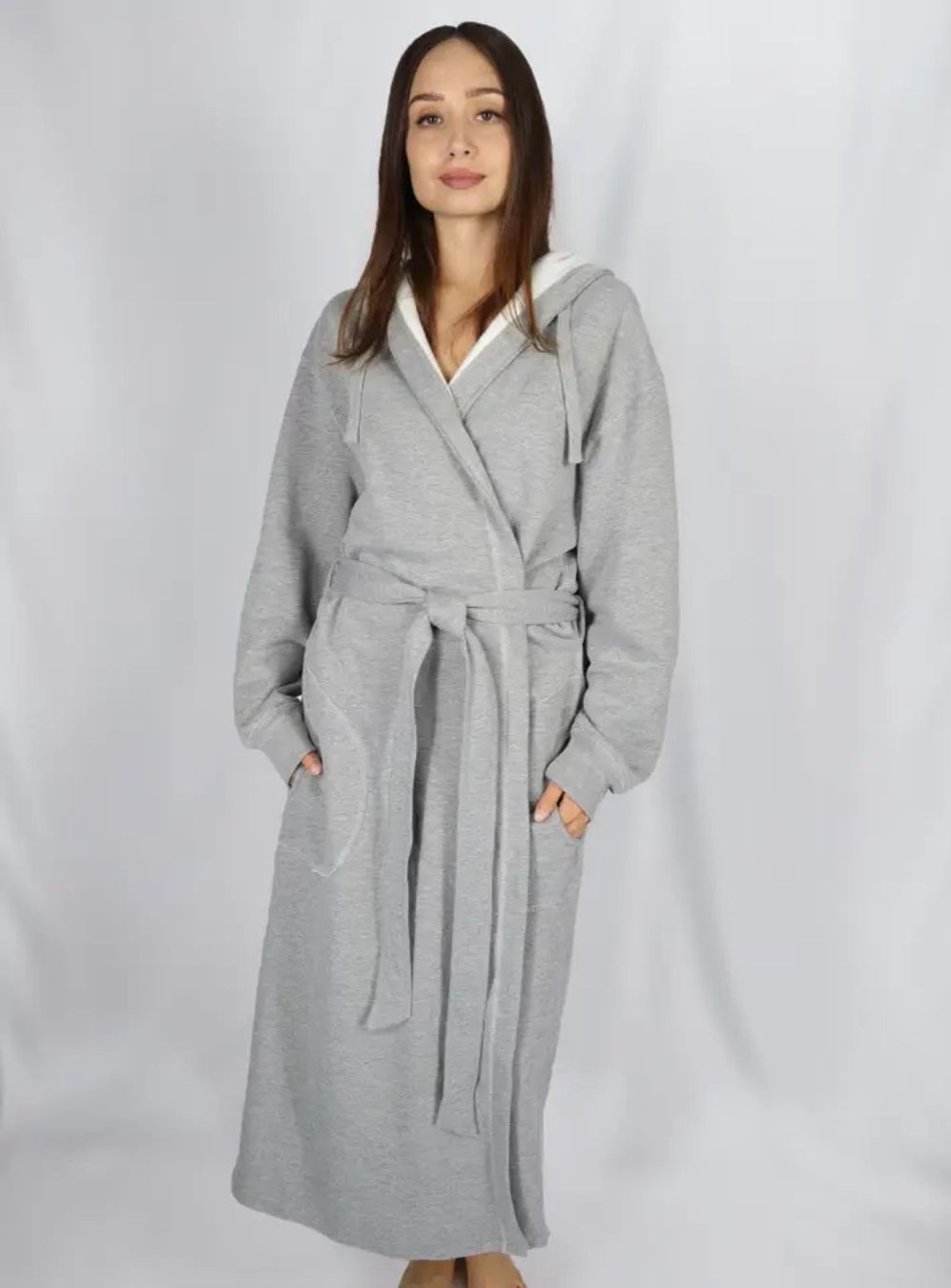 Le peignoir style chandail à capuche Mansfield M102