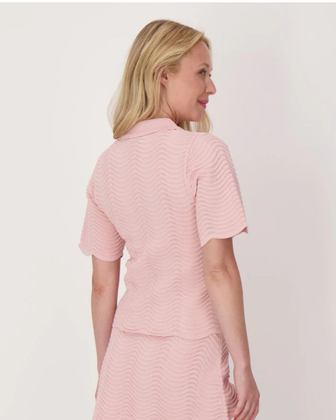 Top en maille à bords festonnés avec boutons tournesol Gabby Isabella 325691