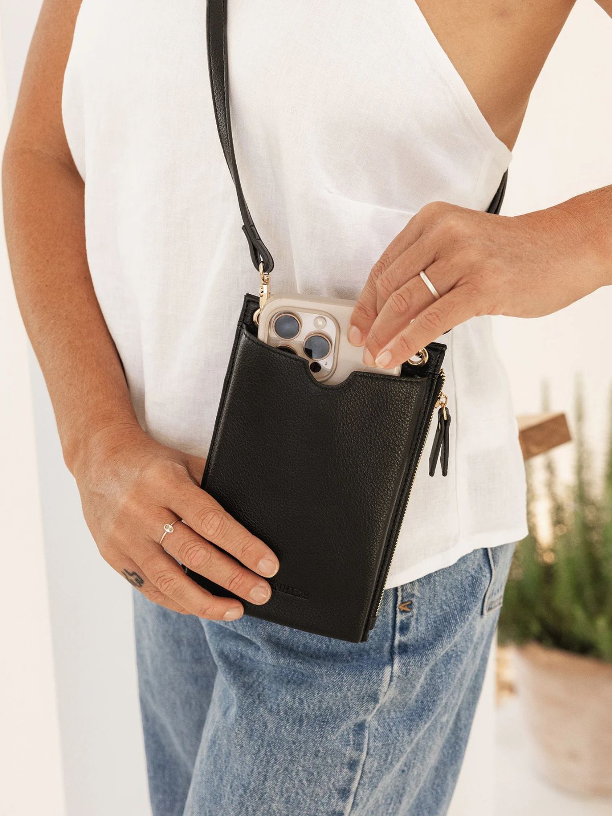 Sac pour téléphone RFID Suki Noir Louenhide 