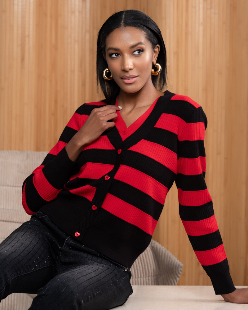 Pull a rayure avec bouton en coeur Alison Sheri A46435 