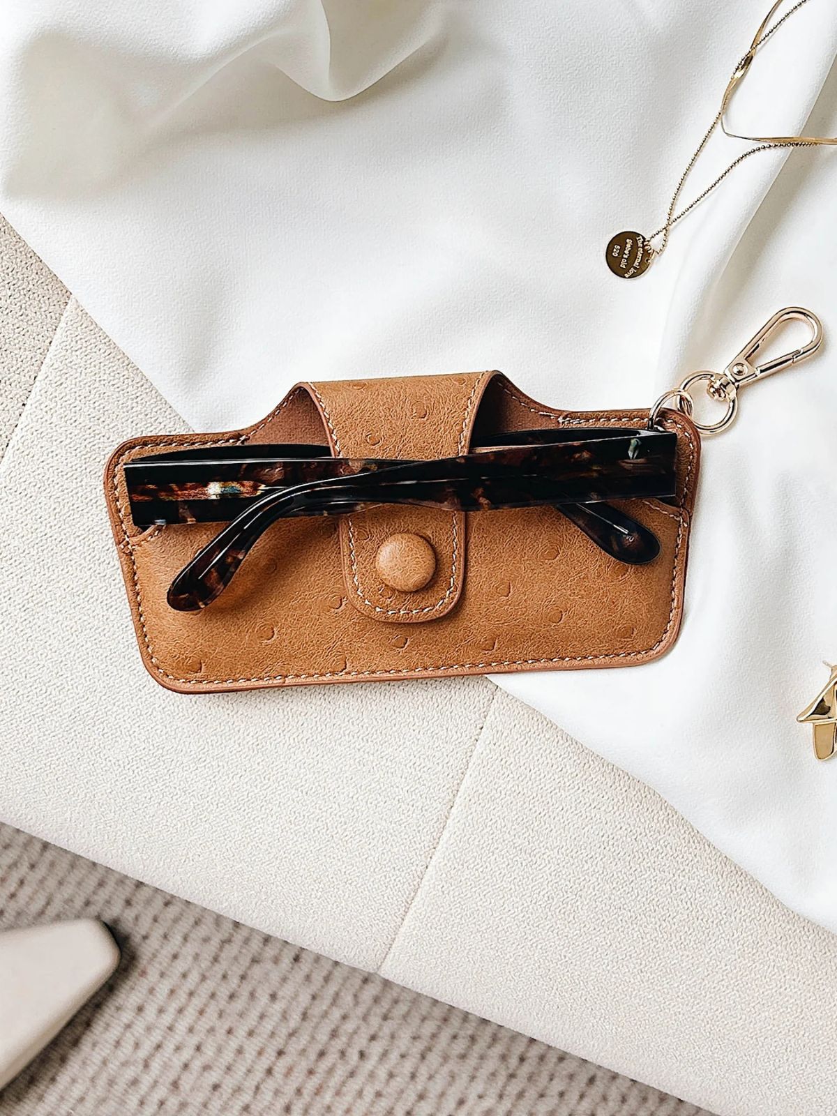 Étui à lunettes de soleil Skittle Ostrich Nutmeg Louenhide 