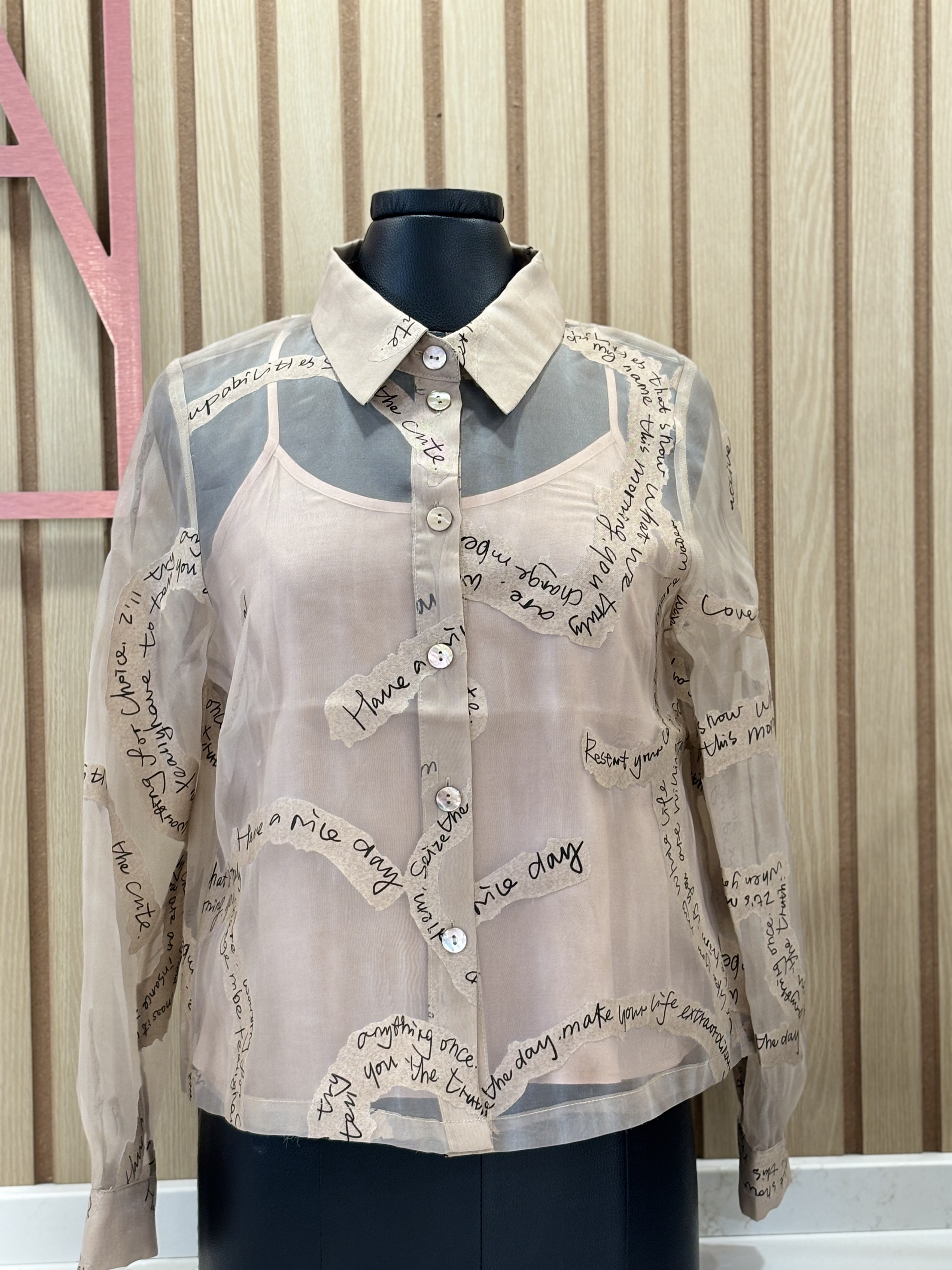 Chemise en mesh à motif griffonné Noen