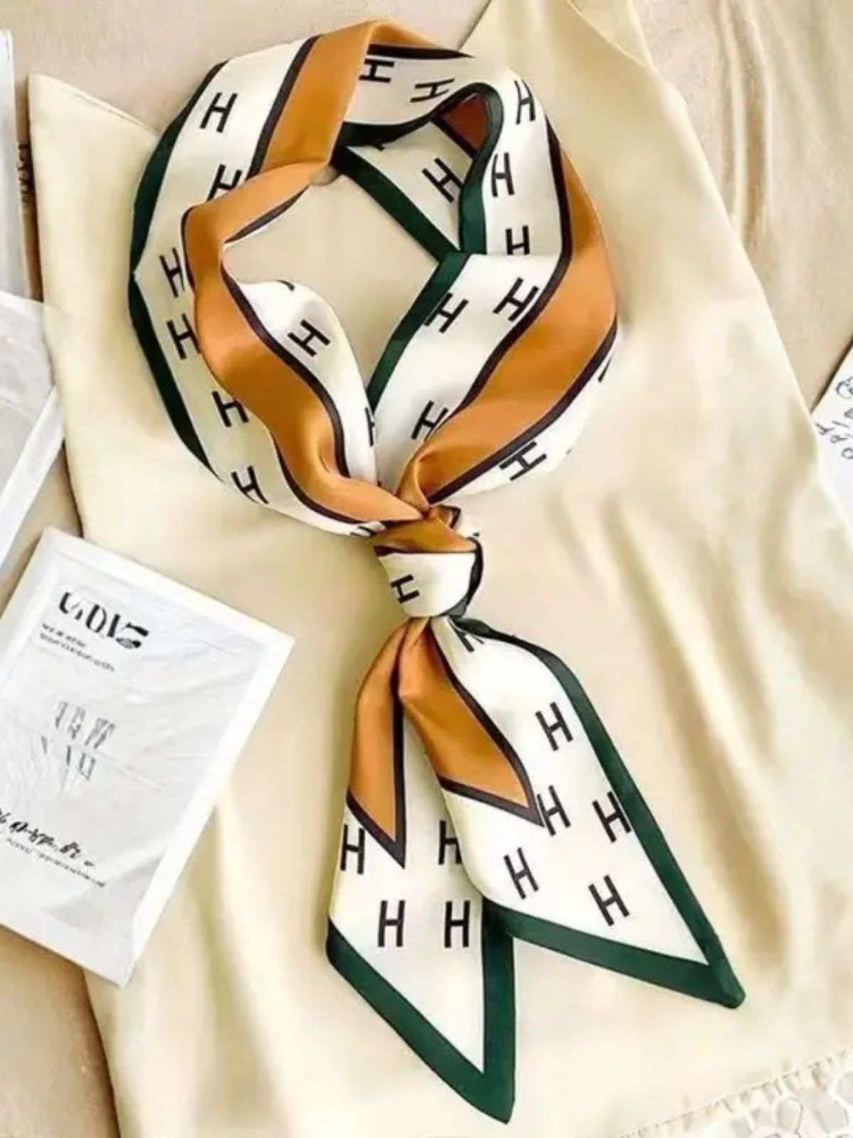 Écharpe à motif H LUV & Co