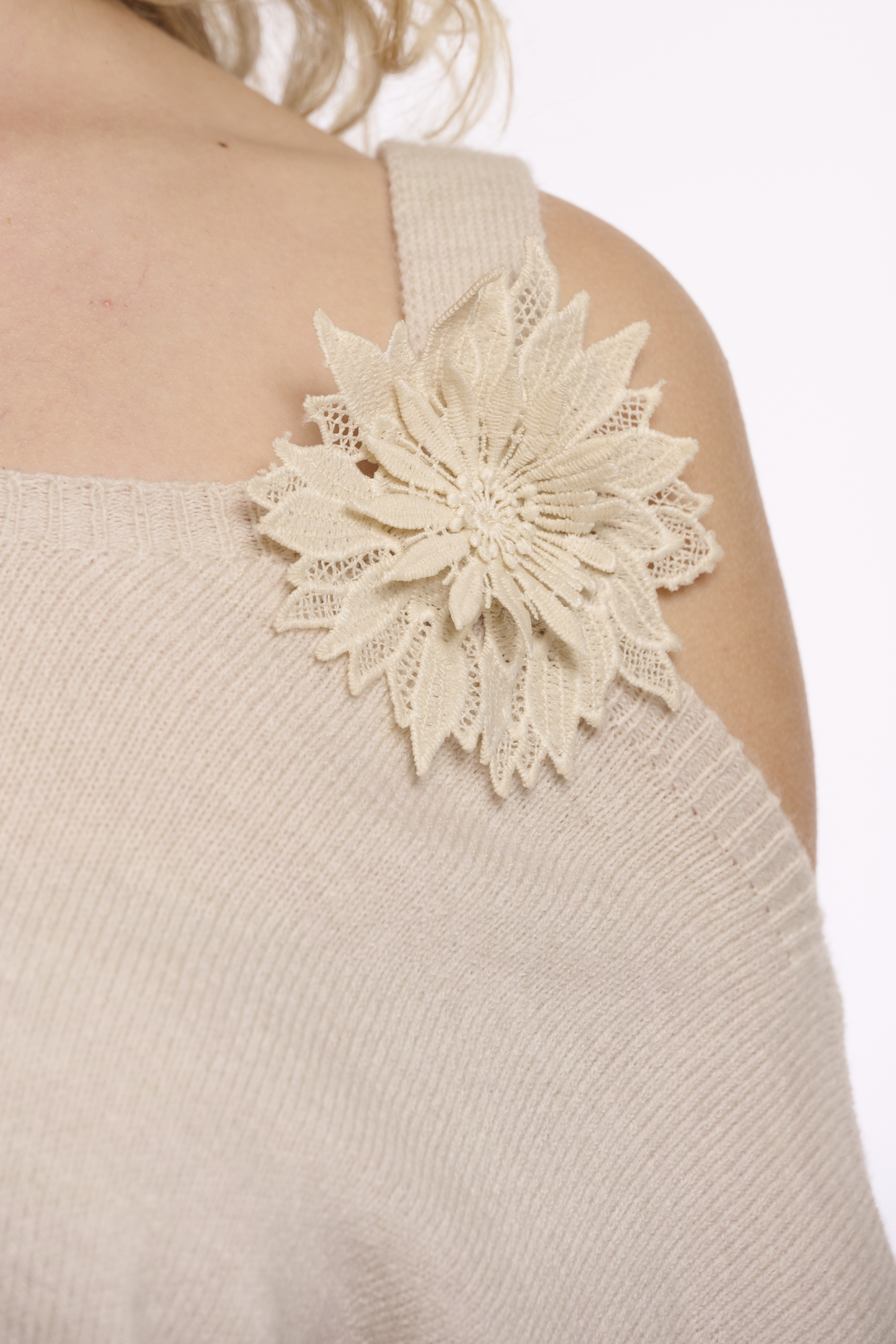 Pull avec épaules fantaisie Yildou Rino & Pelle