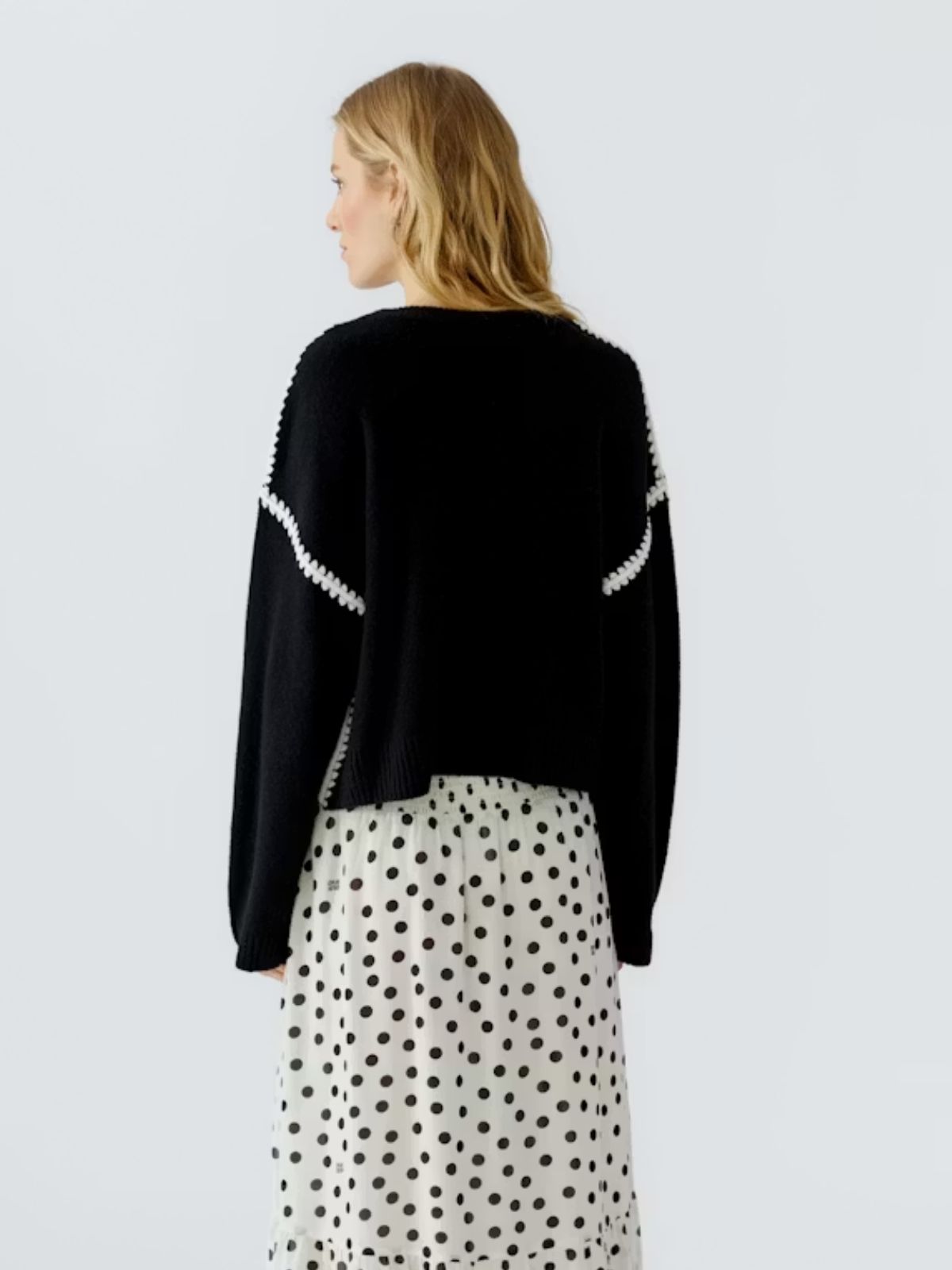 Pull en maille noir à finitions contrastées OUI