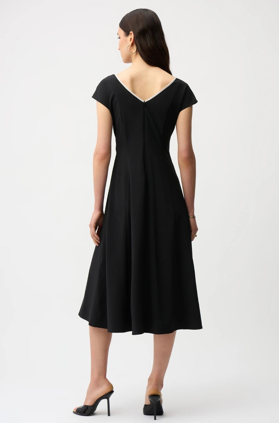 Robe ajustée et évasée en tissu extensible à blocs de couleurs avec ceinture Joseph Ribkoff