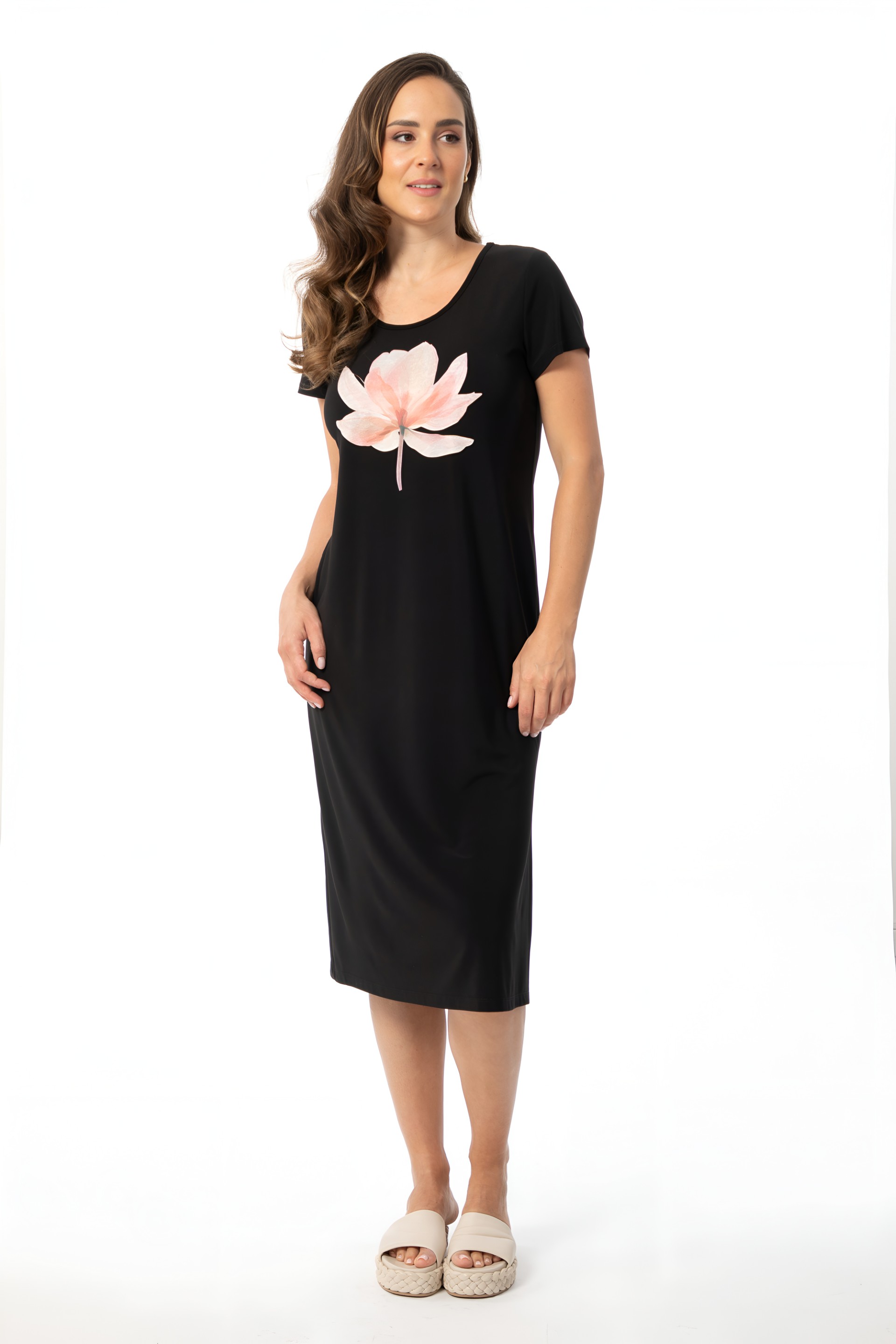 Robe à manches courtes avec fleur Bali