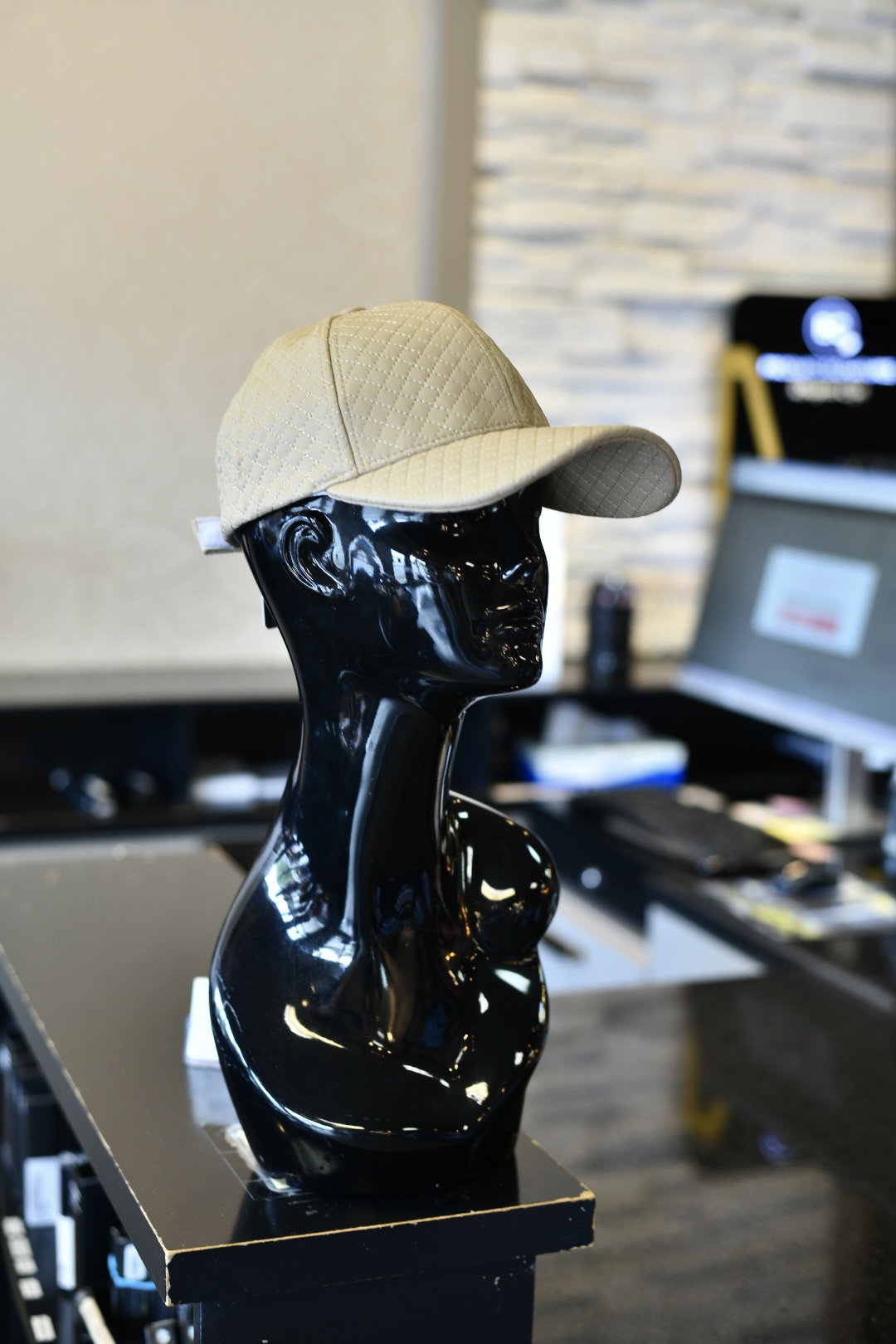 Casquette en similicuir Beige Tom & Eva 